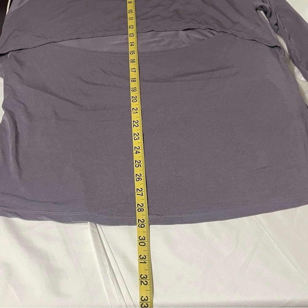 Under Armour Women's Long Sleeve Top in Lavender with Back Cutout - Picture 10 of 13